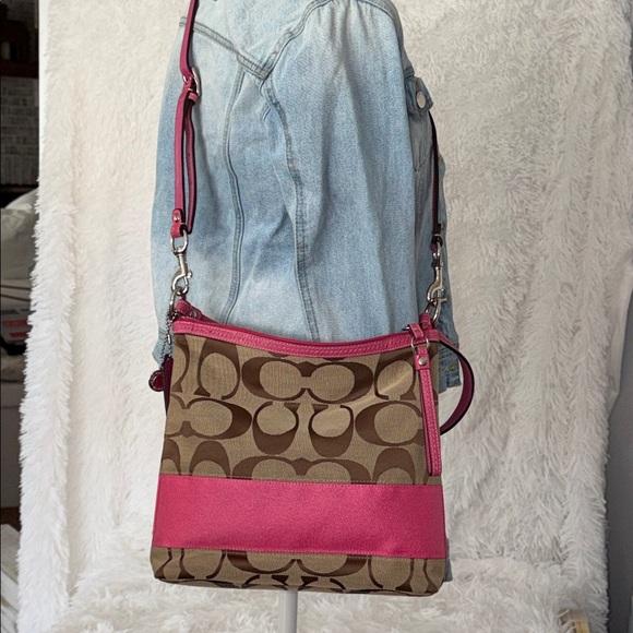 Coach EU C vintage Picard pink striped shoulder/Cross 2 Hang tags clean in/out! - Picture 2 of 11